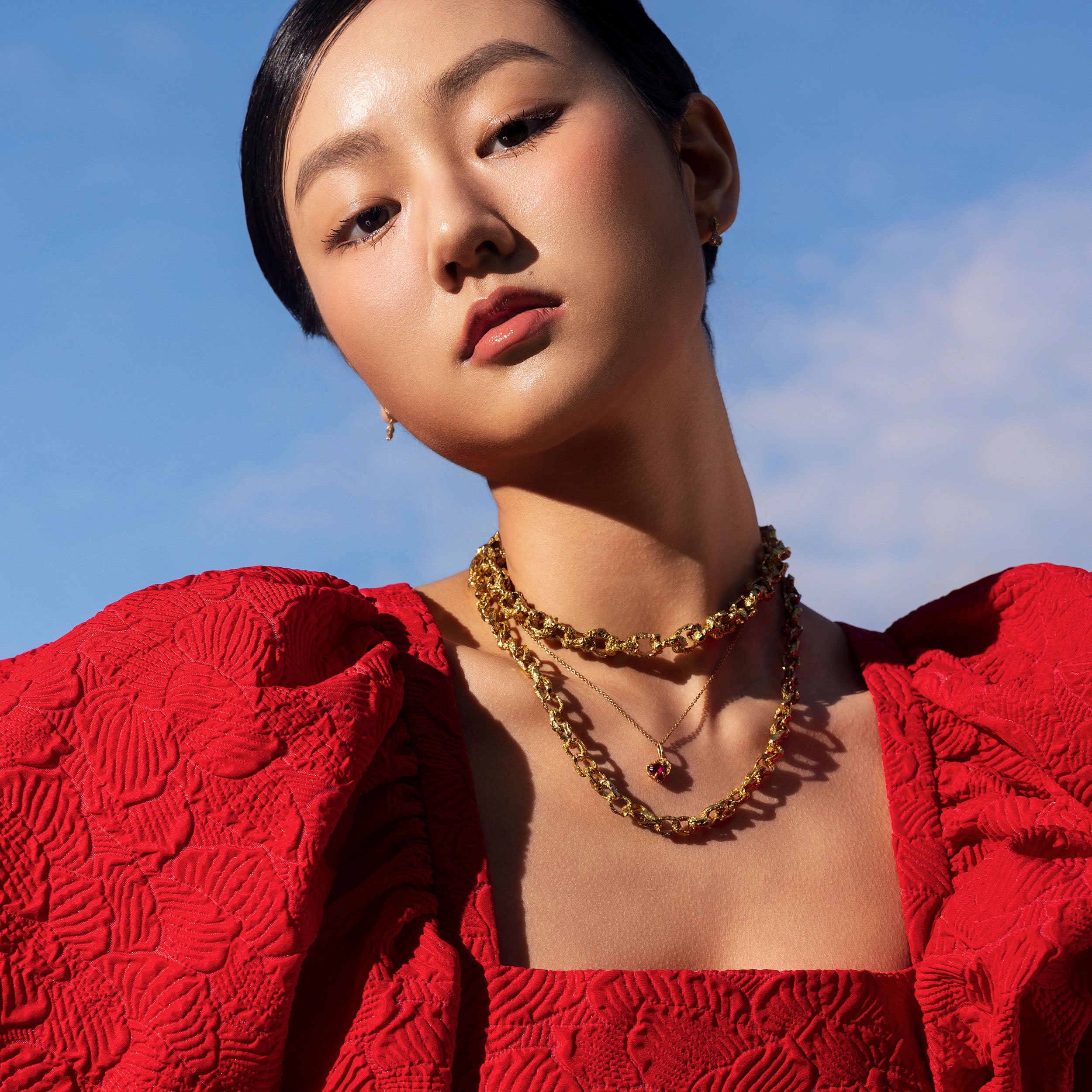 Sleek Gorgias Necklace