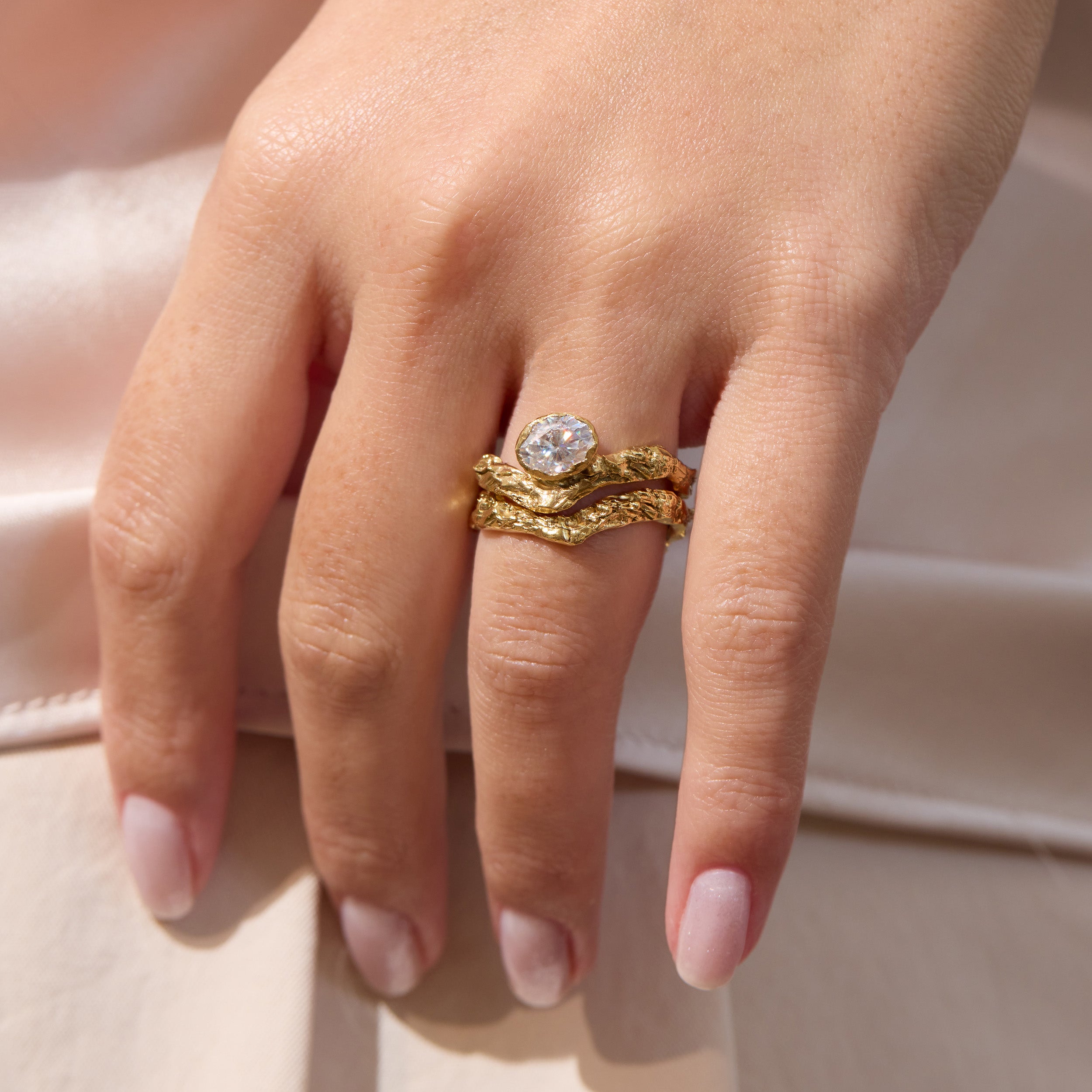 Azio Wedding Ring