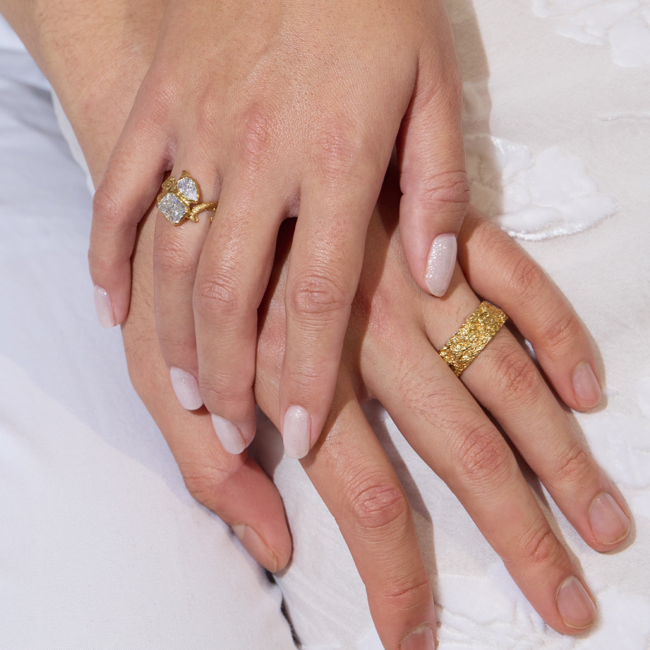 Etto Wedding Ring