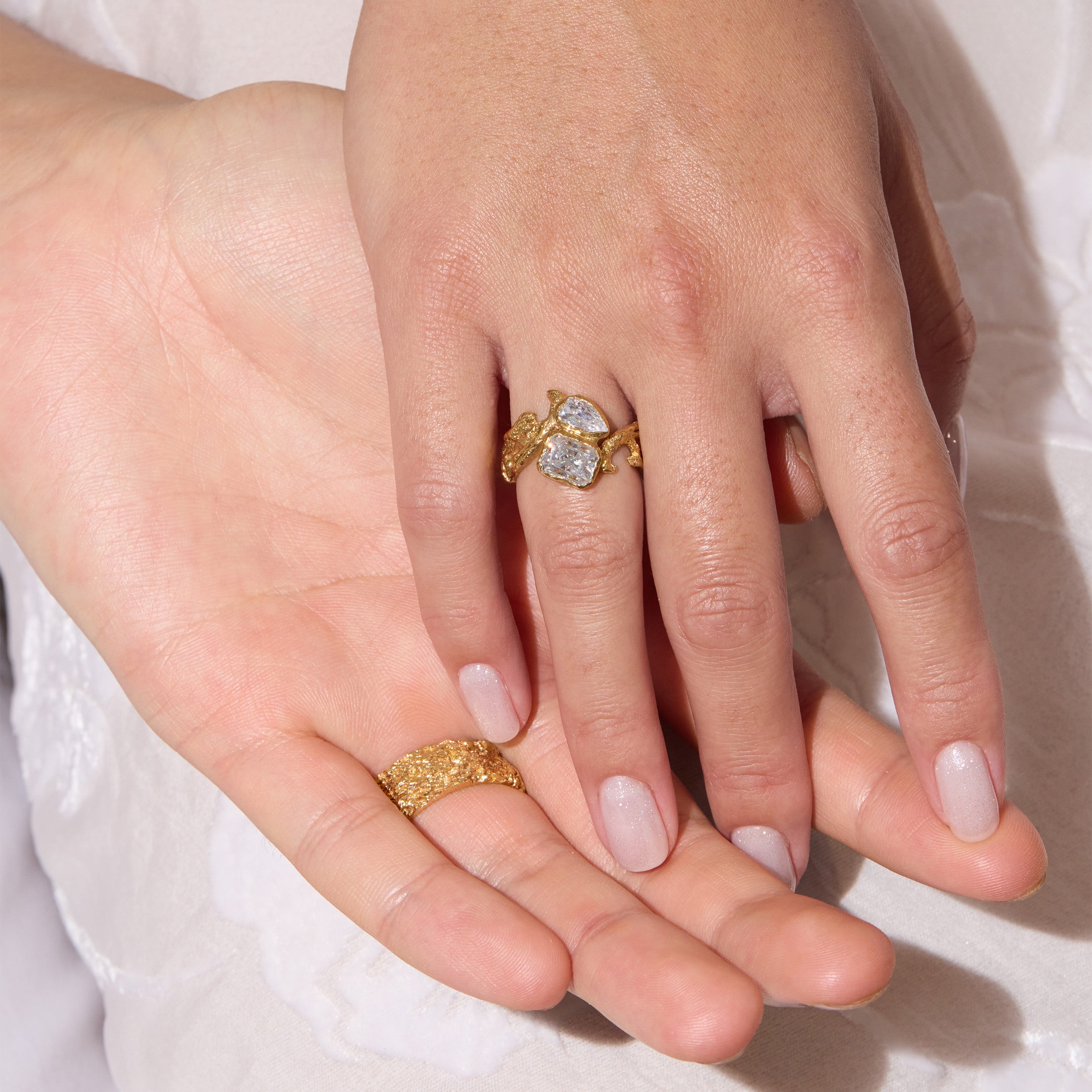 Etto Wedding Ring
